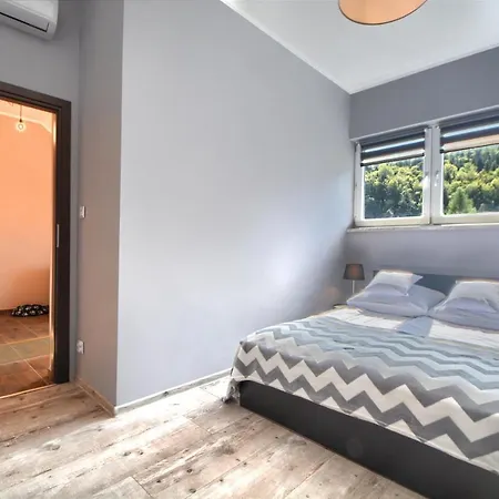 Bukowa Apartment *